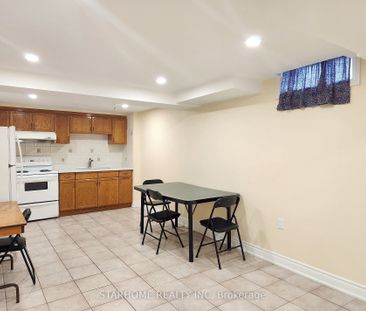 Detached Home For Lease | N8126848 - Photo 4