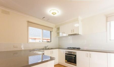 3 Bedroom Family Home - Photo 4