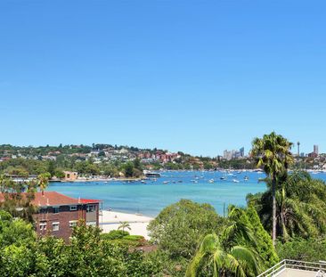 'White Ripples' Stylish Waterfront Extra Large One Bedroom Designer... - Photo 4