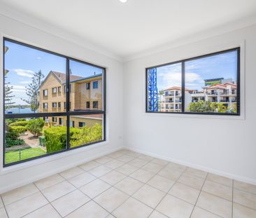 1/4 Parr Street, Biggera Waters - Photo 5