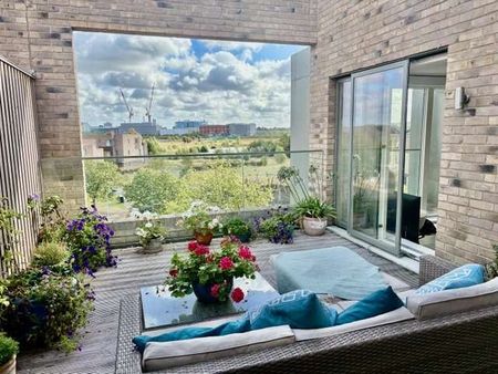 A modern two bedroom duplex apartment - Photo 3