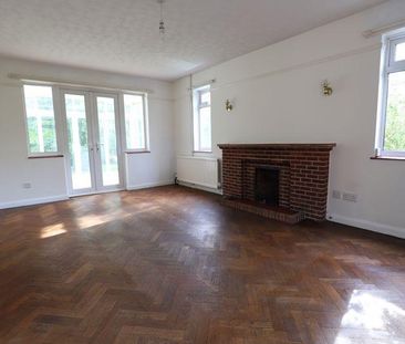 4 bedroom detached house to rent - Photo 5