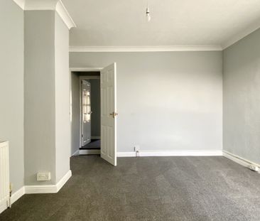 Two Bedroom Terraced House With Ground Floor WC TO LET - Photo 6