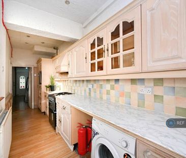 1 bedroom in a house share to rent - Photo 6