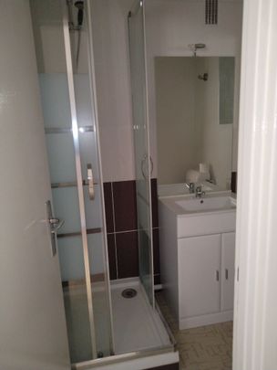 Petit appartement meublé entièrement rénové - Photo 1