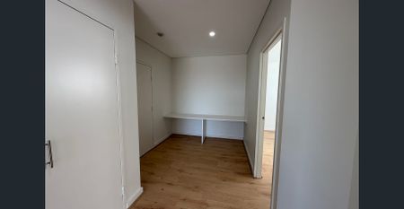 Oversized Two Bedroom Unit ***Access via Waverley Street*** - Photo 3