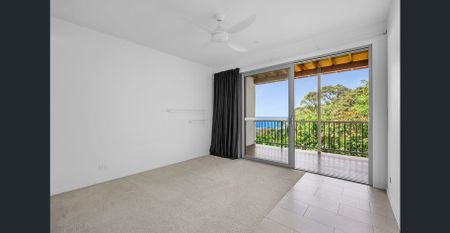 Architectural Masterpiece with Uninterrupted Ocean Views. 4 Bed, 3 Bath, 2 Car. - Photo 3