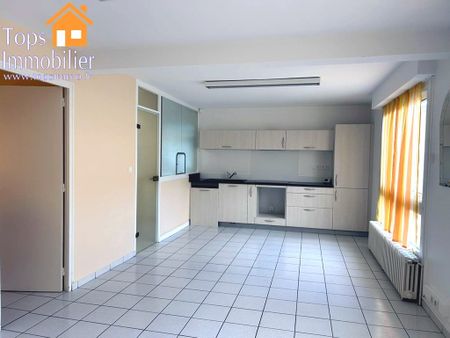 Location Appartement 4 pièces 77m² VILLEFRANCHE DE ROUERGUE 12200 - Photo 2