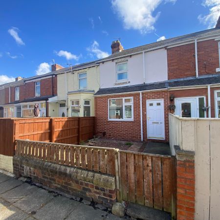 2 bed terraced house to rent in Fowler Gardens, Gateshead, NE11 - Photo 4
