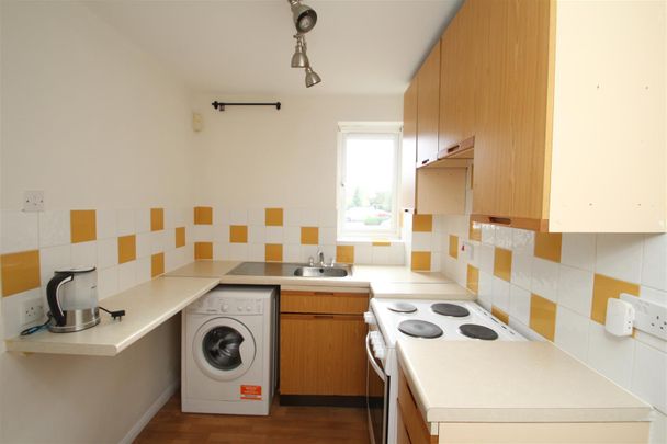 The Lawns, Hemel Hempstead, HP1 2TF, Herts - Photo 1