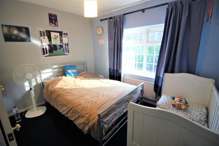 4 bedroom detached house to rent - Photo 3