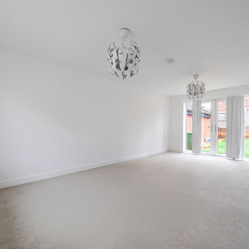 4 bedroom detached house to rent - Photo 1