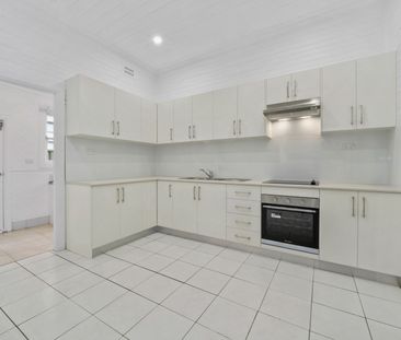 Renovated 2 Bedroom Home - Photo 4