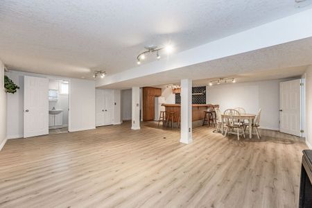 195 Edinburgh Rd S, Guelph - Photo 2