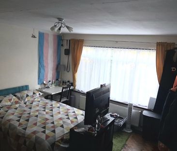 Room in a Shared House, Dacres Road, SE23 - Photo 5