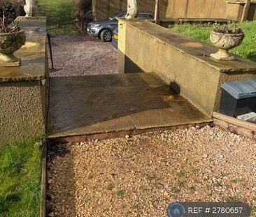 2 bedroom semi-detached house to rent - Photo 6