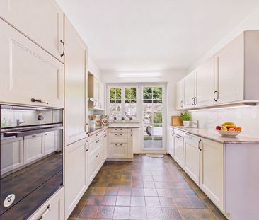 Privater Pool und traumhafte Naturkulisse: 235 m² Wohnfläche, Garag... - Photo 5