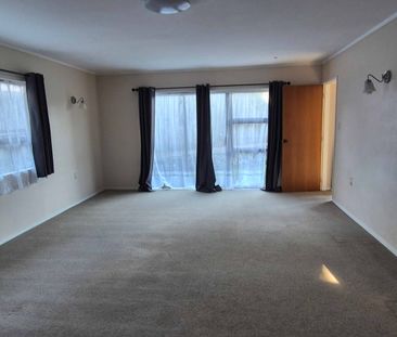 Comfortable 4 Bedroom Family Home - Photo 1