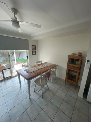 Quiet Three Bedroom Unit! - Photo 1