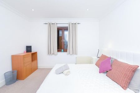 2 bedroom flat in Star Place - Photo 5