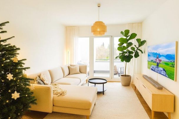 Wohnen im Kloster Karree I 3-Zimmer-Suite mit Loggia I EBK - Photo 1