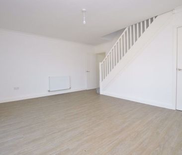 3 Bedroom Semi-Detached House - Photo 1