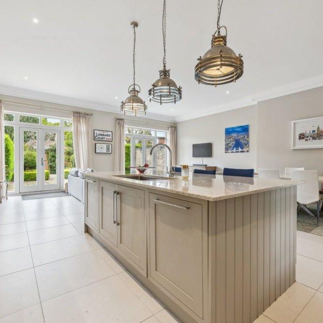 4 bedroom house to rent - Photo 1