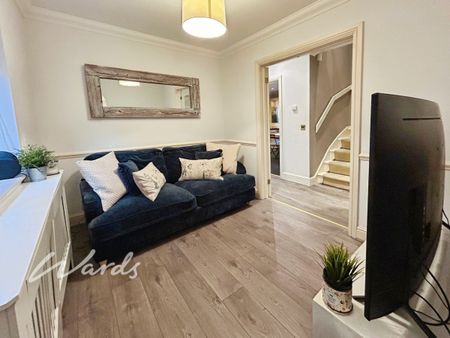 5 bedroom detached house to rent - Photo 2