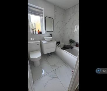 4 bedroom detached house to rent - Photo 6