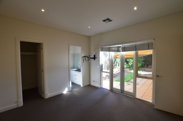 220 Childers Street - Photo 1