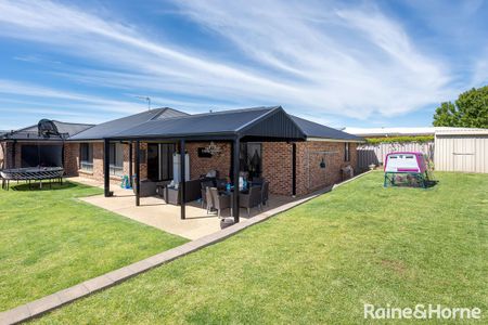 Ideally Positioned Tatton Home - Photo 3