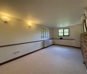 3 bedroom detached house to rent - Photo 2