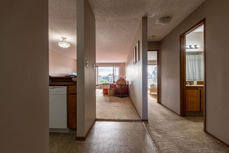 2315 15 St SW, Calgary - Photo 2