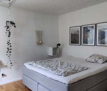 Aprikosgatan, Hässelby - Photo 2