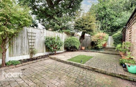 3 bedroom semi-detached house to rent - Photo 5