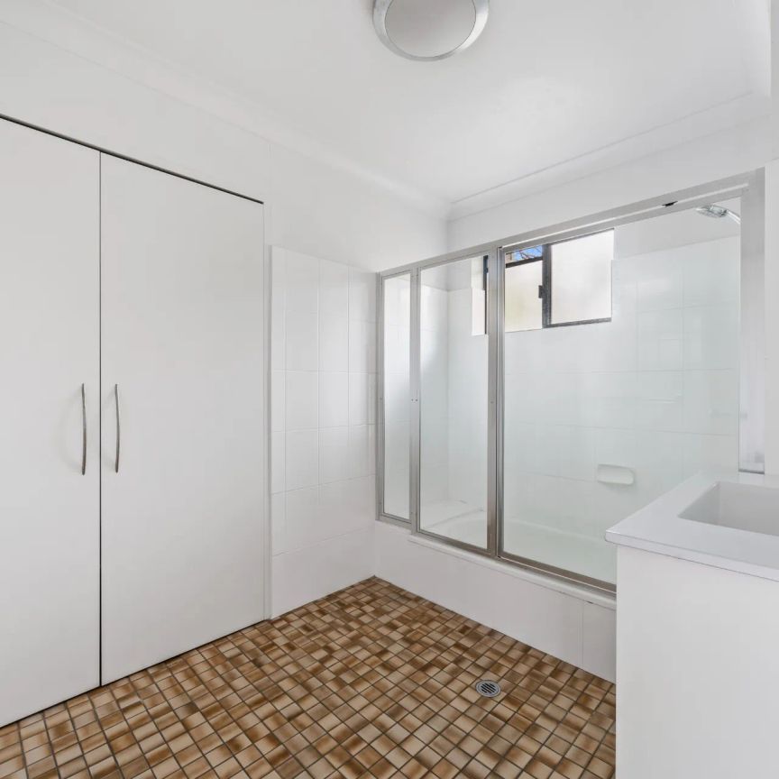 Unit 4/18 Devoy Street, Ashgrove. - Photo 1