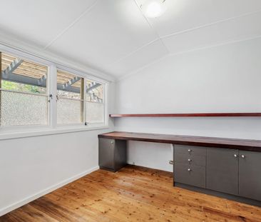 Character Filled Californian Bungalow in the heart of Mitcham! - Photo 6