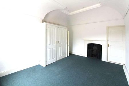 Ingoldsby House, High Street, Petersfield, Hampshire, GU32 - Photo 2