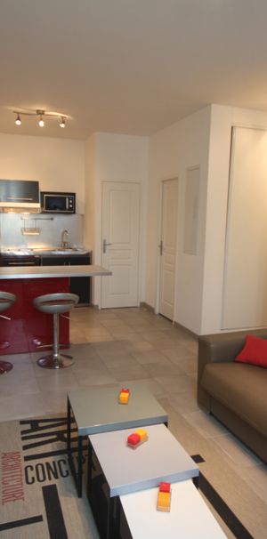 Location Appartement 1 pièce 27m² MARSEILLE 1er - Photo 1