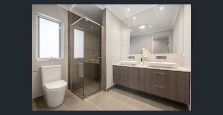 Spacious and Sophisticated Family Residence with Premium Design and Comfort - Photo 5