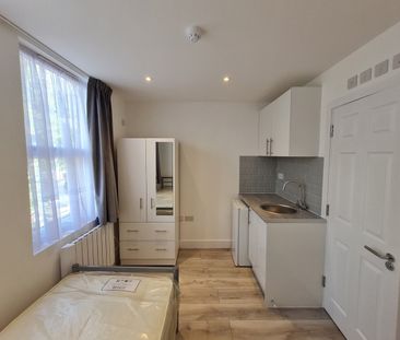Studio Flat, Eccleston Road, W13 - Photo 4