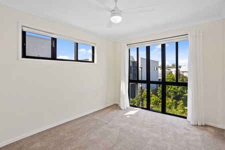 2/7 Angela Way, Pimpama QLD 4209 - Townhouse For Rent | Domain - Photo 2
