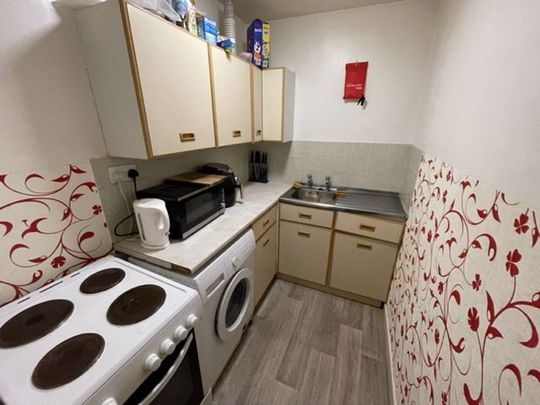 Linden Grove, Gosport - Photo 1