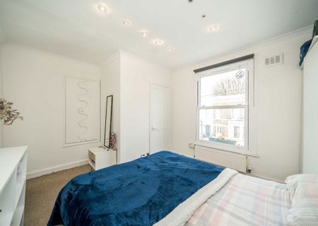Ferndale Road, SW4 7RN, London - Photo 2