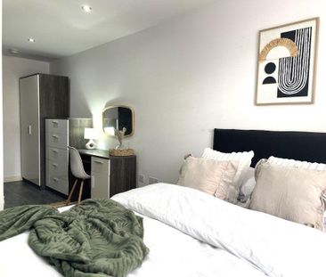 1 bedroom in a house share to rent - Photo 3