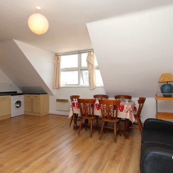 2 bedroom flat to rent - Photo 1