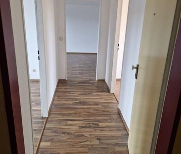 Helle 2- Zi-Dachgeschosswohnung in ruhiger Lage von Essen-Bochold - Foto 1