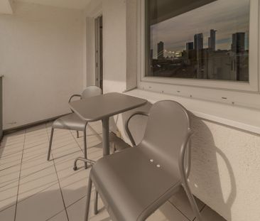 City-Residence: Schick möblierte Wohnung mit Skylineblick in schöne... - Foto 1