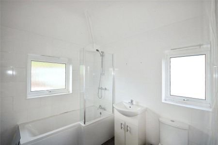 2 bedroom semi-detached house to rent - Photo 4