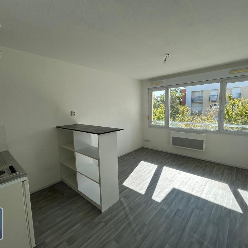 Location Appartement 1 pièce 21m² LE MANS 72000 - Photo 1